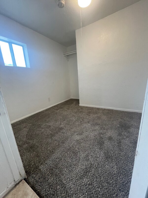 Building Photo - 555 W Suni Dr