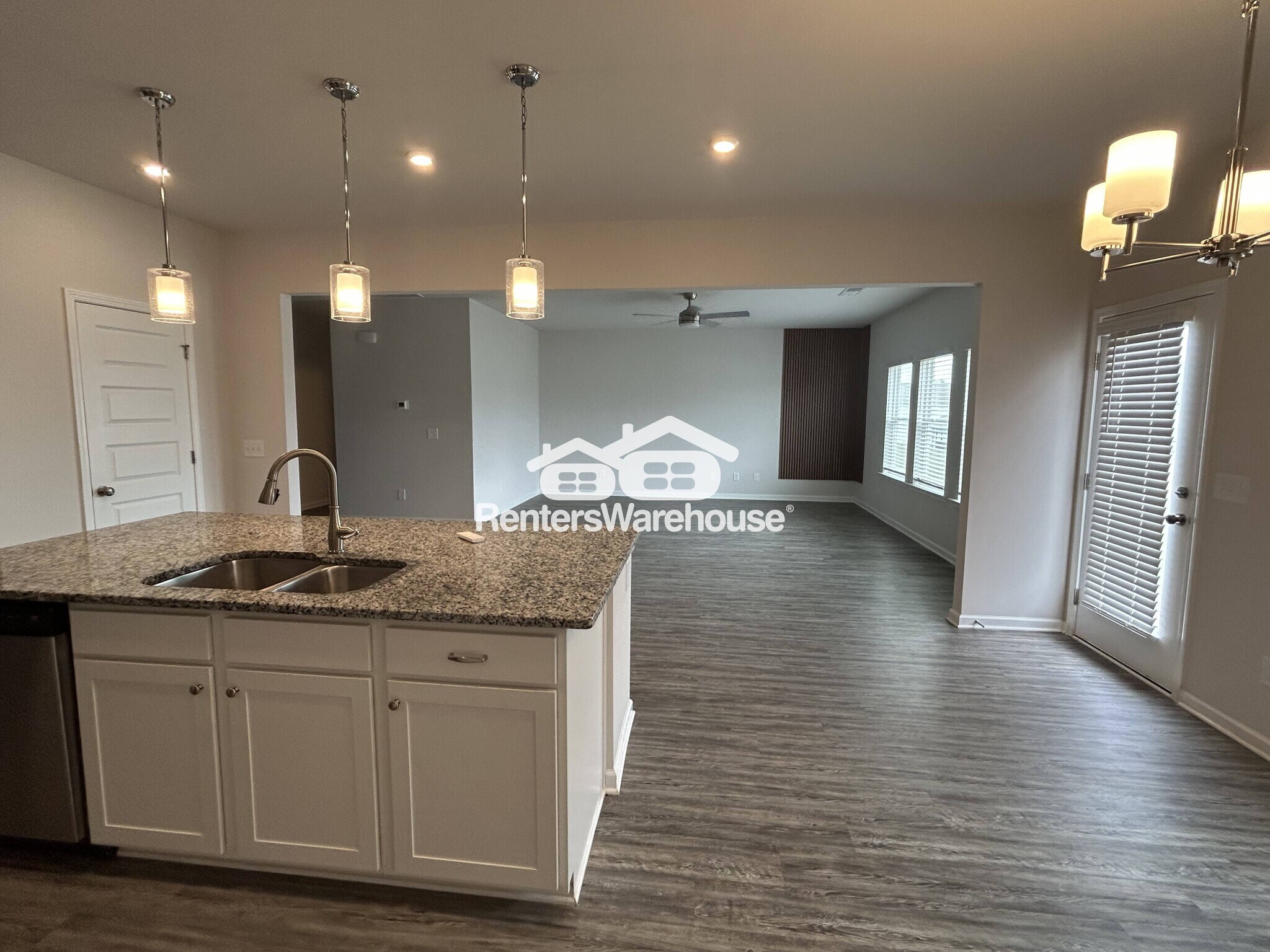 Building Photo - 5475 Cedar Creek Dr