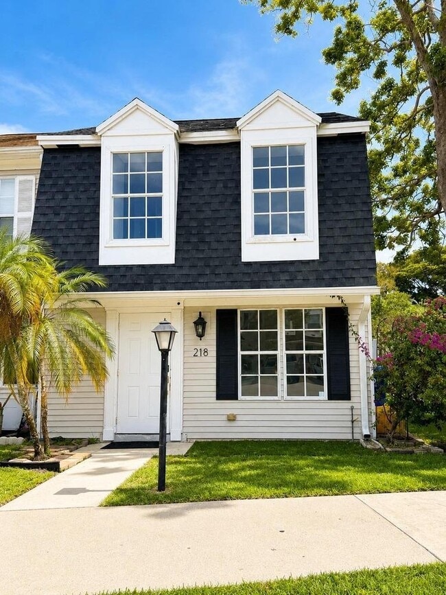 Building Photo - 218 Old English Dr