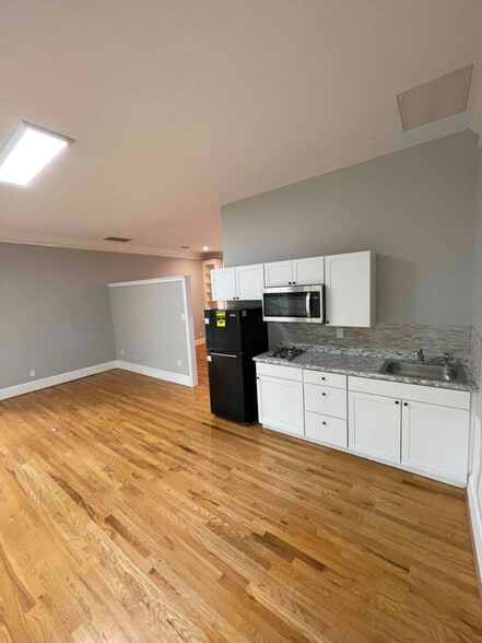 Building Photo - 3064 Hicks Rd