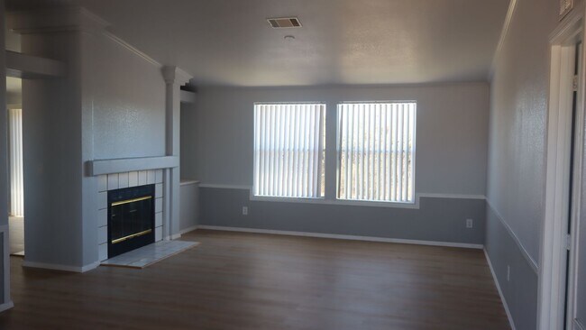 Building Photo - Acreage
