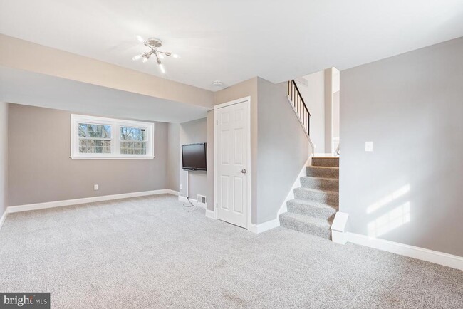 Building Photo - 5650 Sheerock Ct