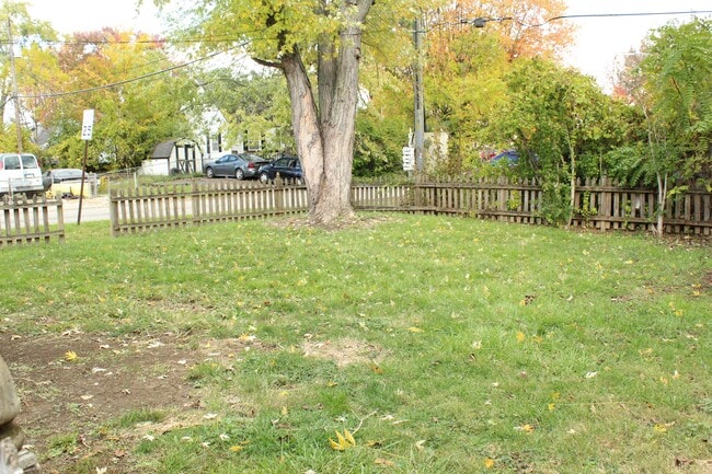 Building Photo - 3302 Karl Rd