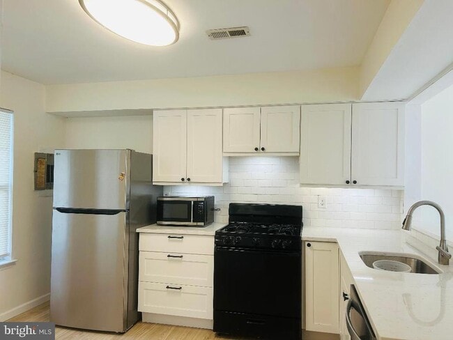 Building Photo - 410 Aldeberan Dr