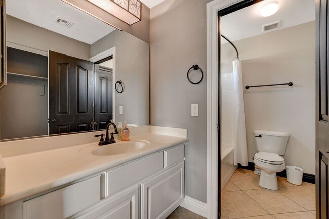 Building Photo - Pool Home with Downstairs Primary Bedroom!