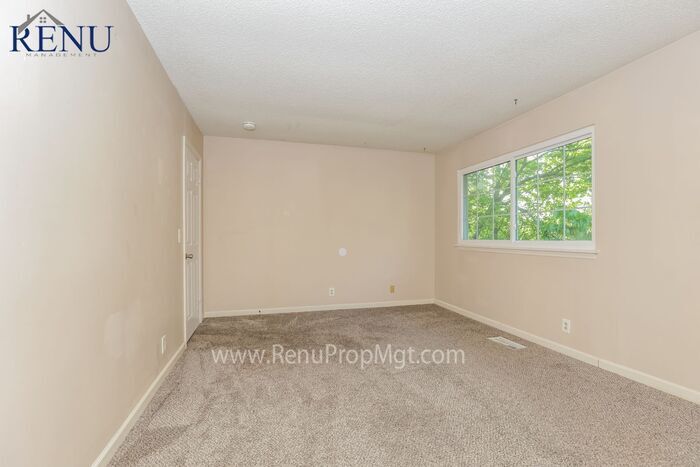 Building Photo - 745 Long Hunter Ct