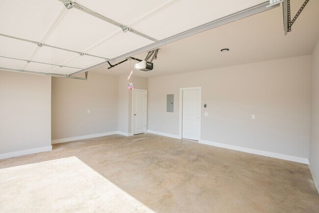 Building Photo - ***HIGHPOINTE ***