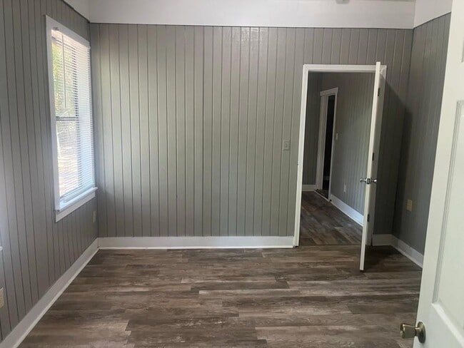 Building Photo - 618 Clarke St