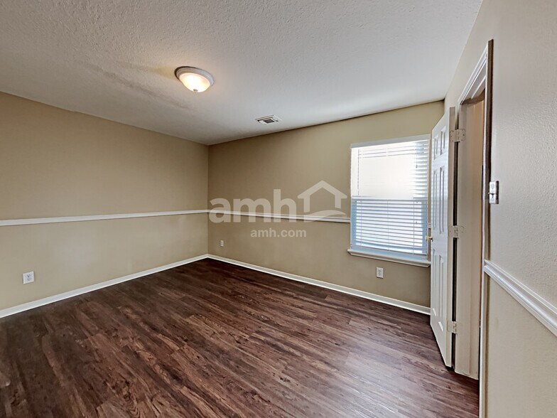 Building Photo - 4719 Blue Spruce Hill St