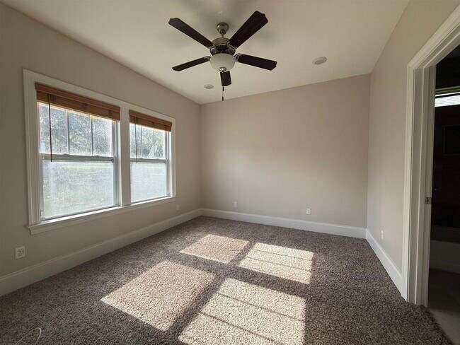 Building Photo - 855 Avery Park Dr