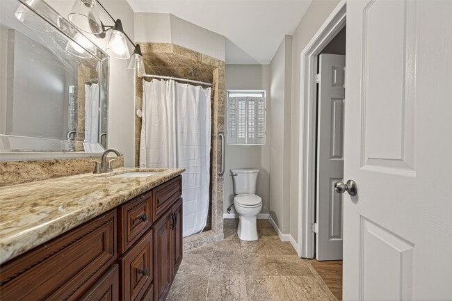 Building Photo - 9310 Cliffwood Dr
