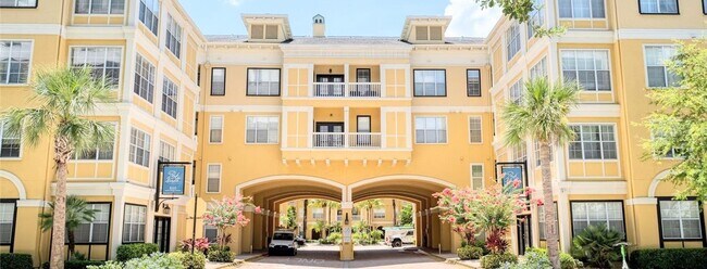 Building Photo - FOR RENT!!!  Beautiful Pool View Wood Floors Condo @ Park North Downtown Orlando!