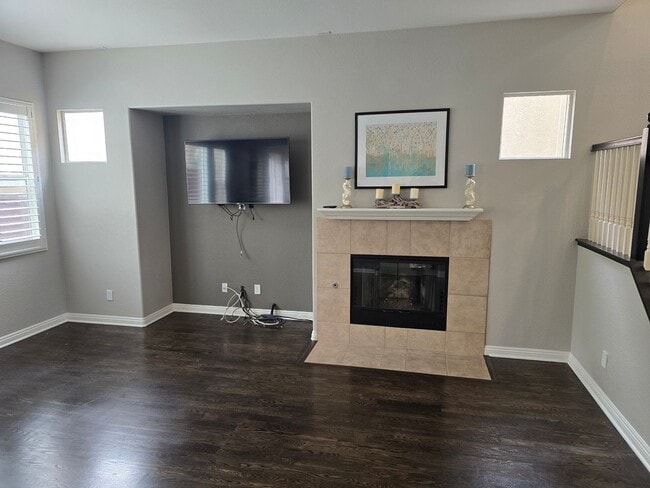 Building Photo - Nicely Updated Three Bedroom Home in Torrey Hills