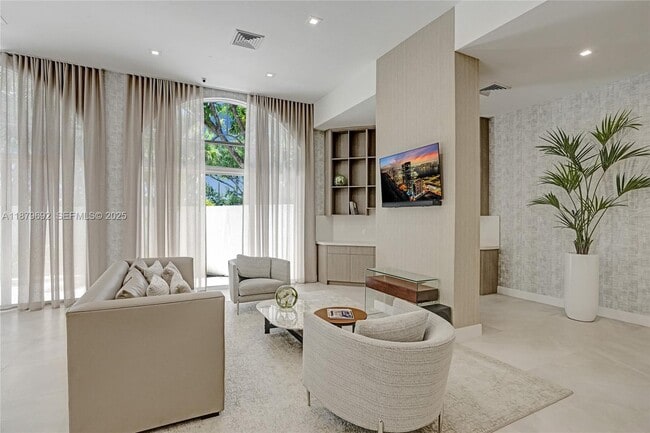 Building Photo - 3640 Yacht Club Dr