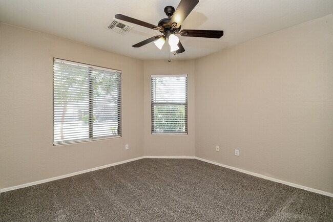 Building Photo - 3674 W Yellow Peak Dr