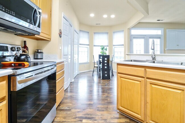 Building Photo - 5304 Summer Crescent