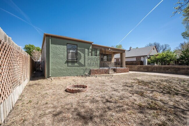 Building Photo - 909 W Evans Ave