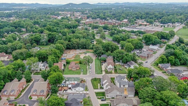 Building Photo - Franklin Home For Lease