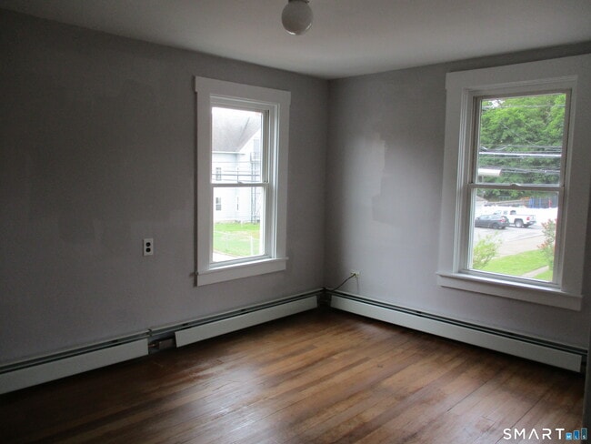 Building Photo - 105 Woodstock Ave