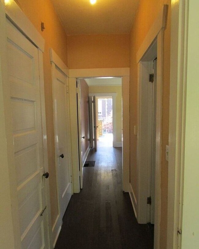 Building Photo - Beautiful 4-Bedroom Home in the Heart of Wallingford