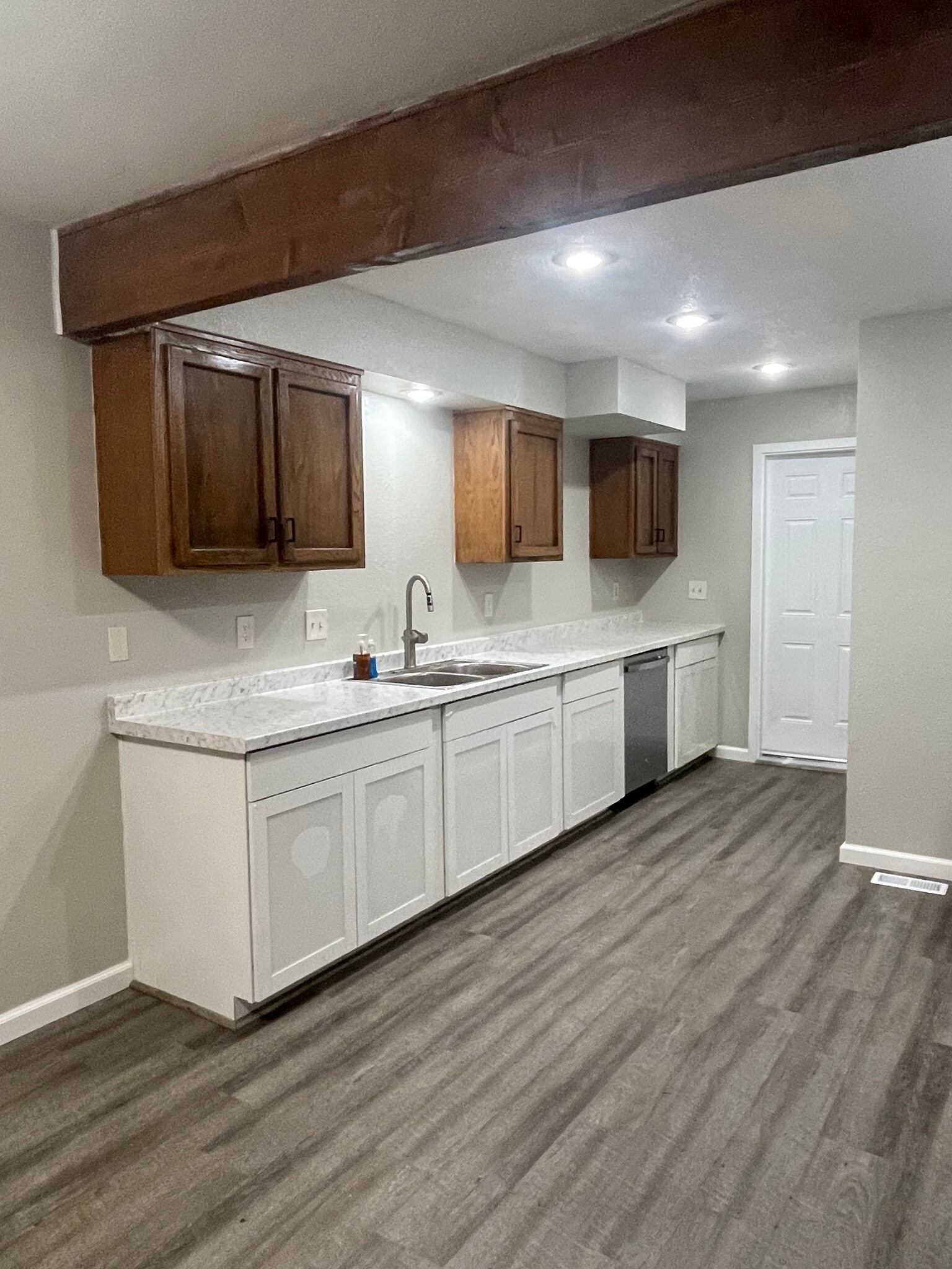 Building Photo - 14210 Beverly Park Rd