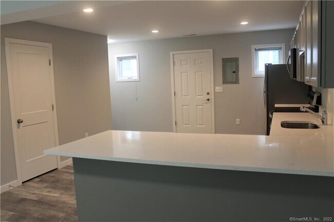 Building Photo - 9 Goodhill Rd