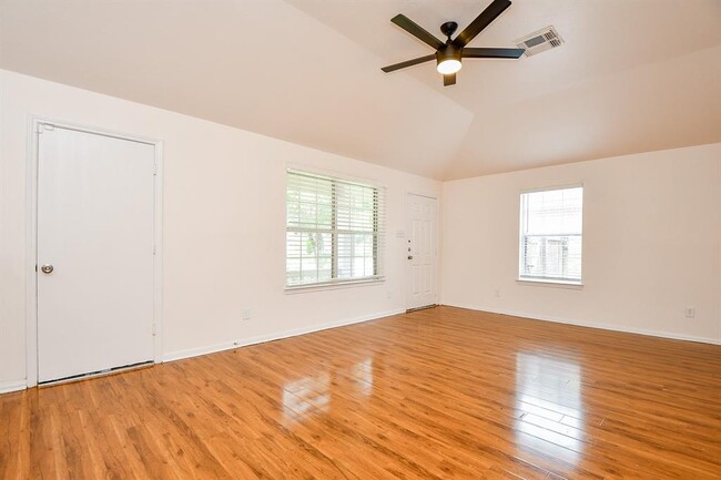 Building Photo - 16323 Woma Ct
