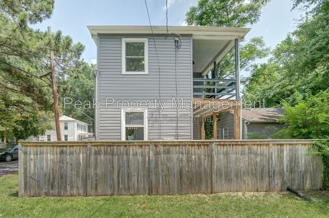 Building Photo - 3022 Groveland Ave