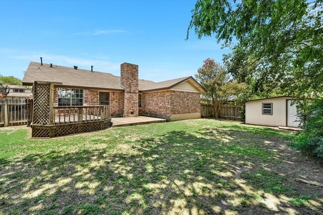 Building Photo - 6509 Skycrest Dr