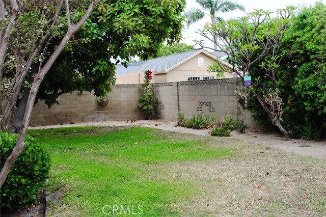 Building Photo - 105 S Kingsley St