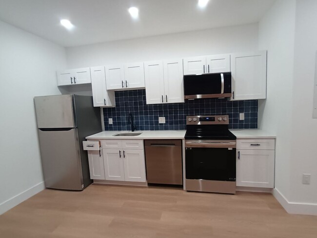 Primary Photo - Newly Renovated 2BD/1BA in Fairhill - Avai...