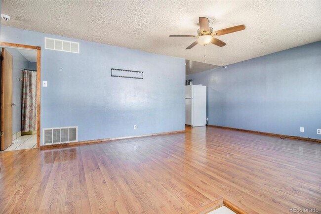 Building Photo - South Side Ranch with CENTRAL AIR