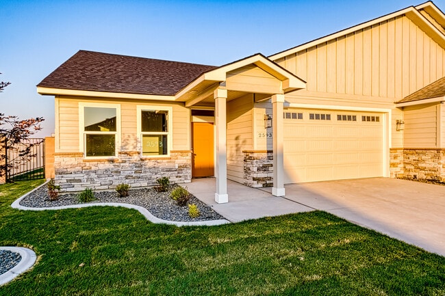 Primary Photo - 2593 Sunray Ave