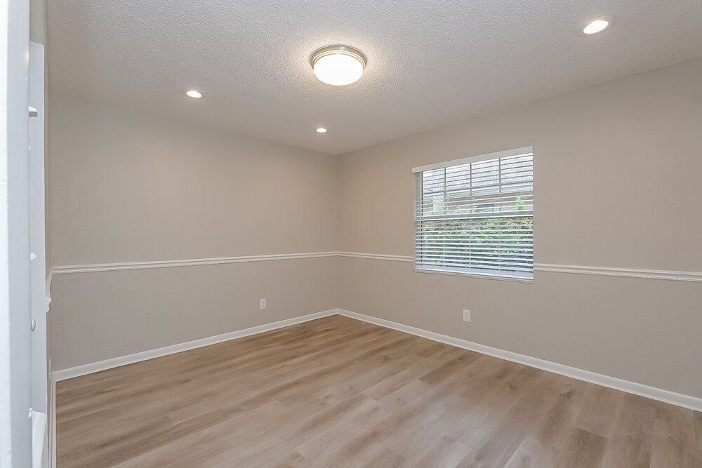 Building Photo - 15709 Squirrel Tree Pl