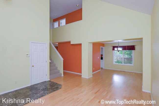 Building Photo - 4 br, 2.5 bath House - 5910 NW Snowlily Dr