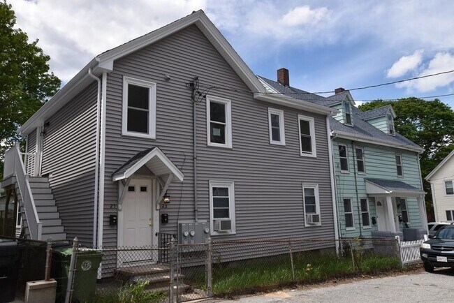 Building Photo - 23 Sawin St