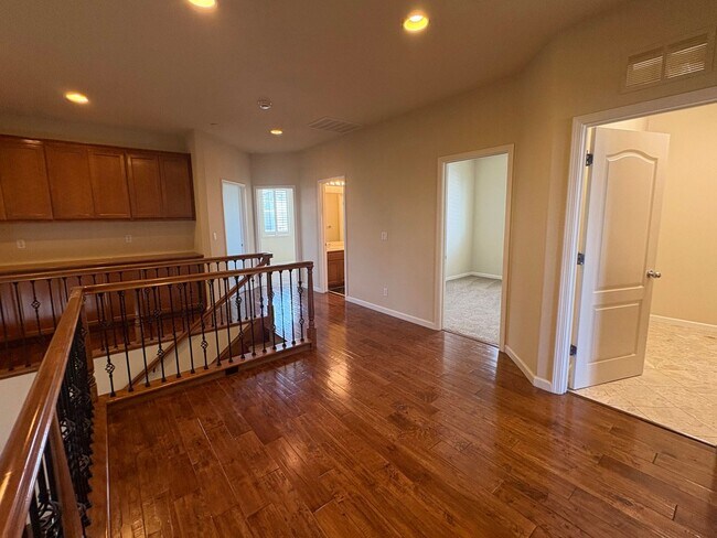 Building Photo - 2855 Sandyhills Ln