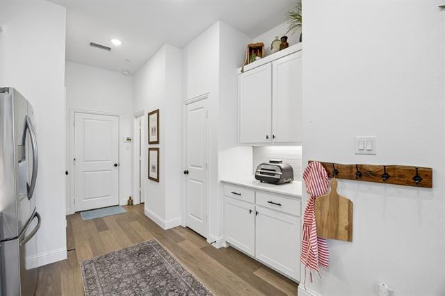 Building Photo - 7035 Granbury Ln