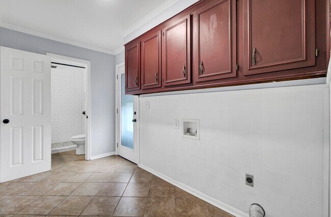 Building Photo - 8000 Eberly Ave