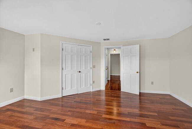 Building Photo - 128 Parker St
