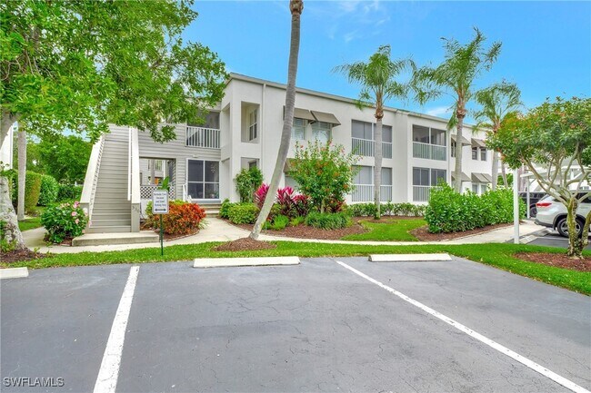 Building Photo - 528 Club Side Dr