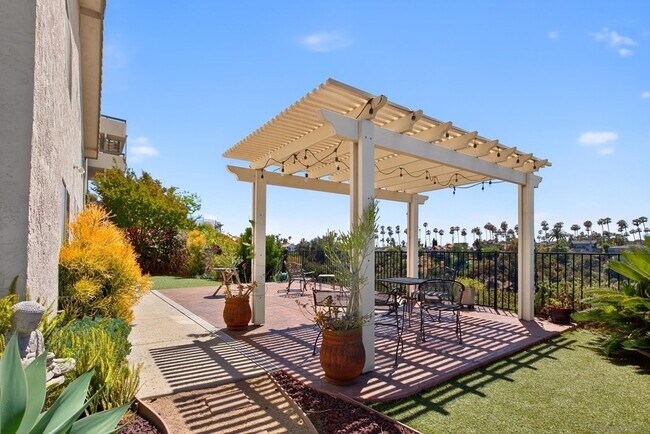 Building Photo - 4794 Arizona St