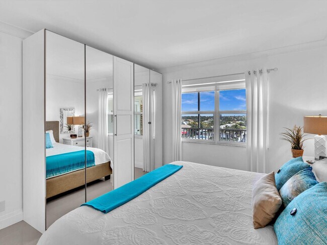 Building Photo - 3100 S Ocean Blvd