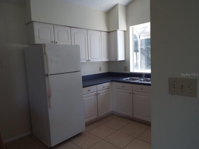 Building Photo - 2542 Davenport Cir