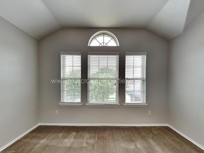 Building Photo - 1211 Antoinette Dr