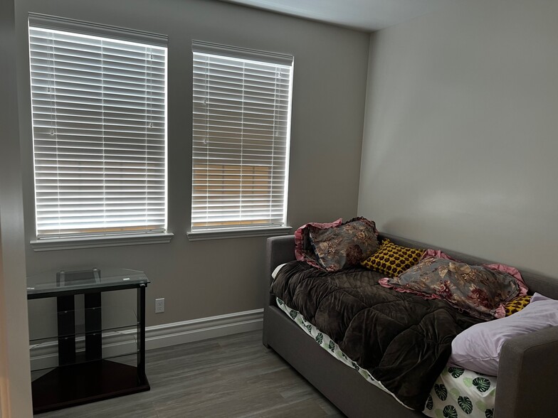 Day Bedroom - 18719 McClellan Cir