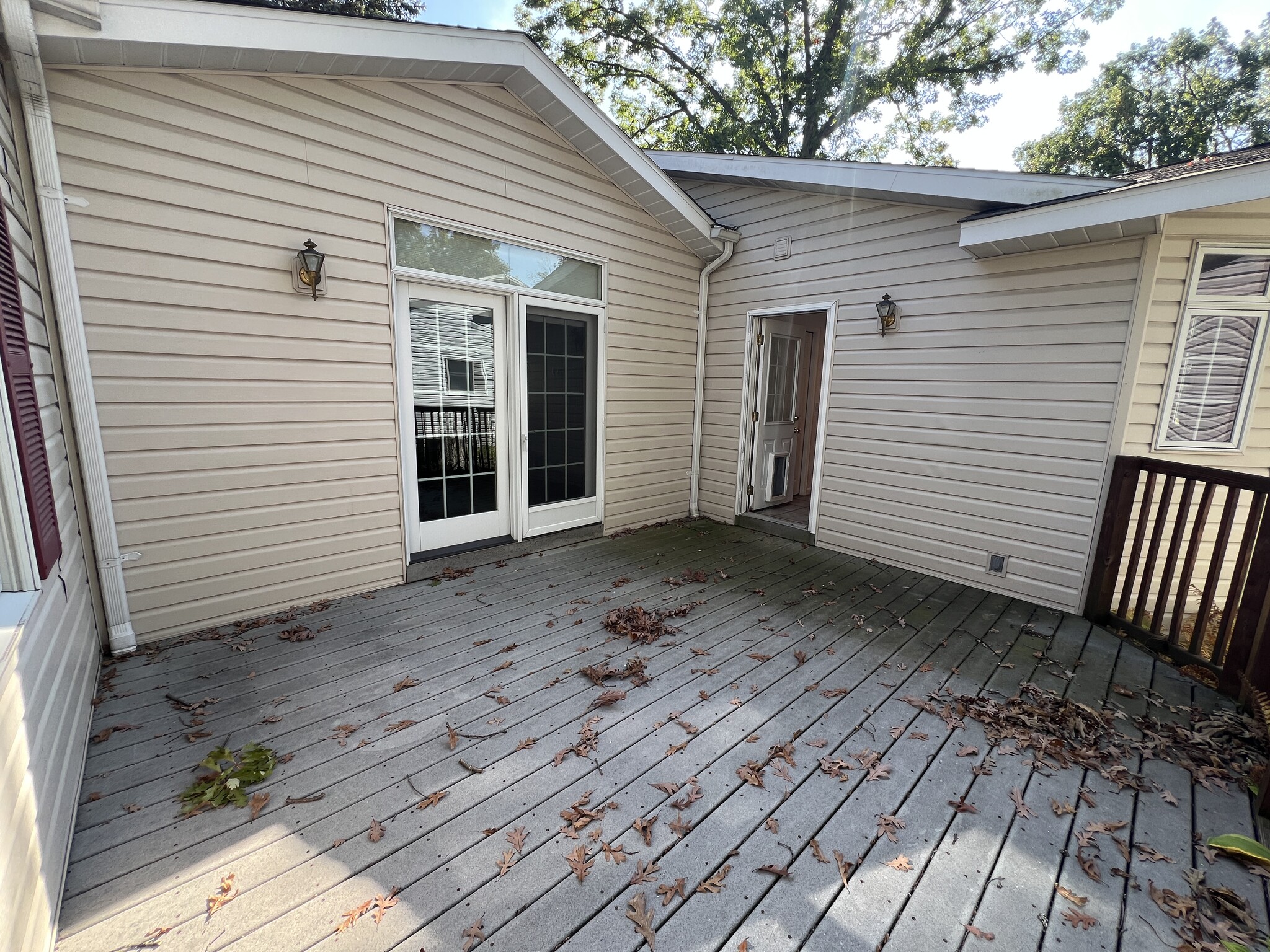 Private side deck - 214 W Sixteenth St