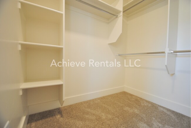 Building Photo - Downtown Logan 3-Bedroom Townhome