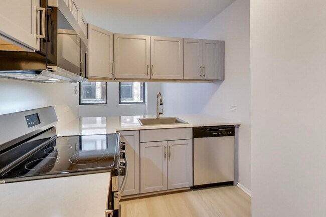 Building Photo - 780 S Federal St