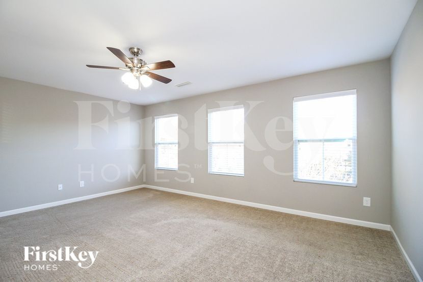 Building Photo - 2456 Autumn Mist Dr